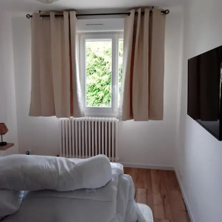 Spacious And Cosy 80 M House Located In *